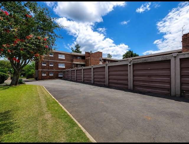 2 BEDROOM FLAT FOR SALE IN THREE RIVERS